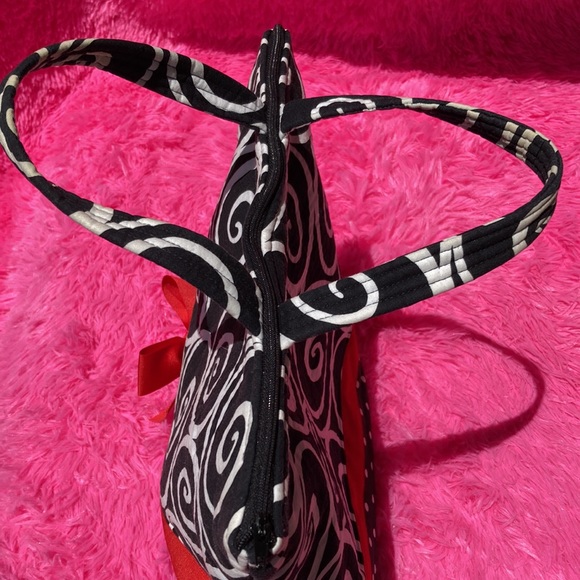 Cheerful funky quilted zipper tote red/black/white w/bow. - Picture 7 of 8